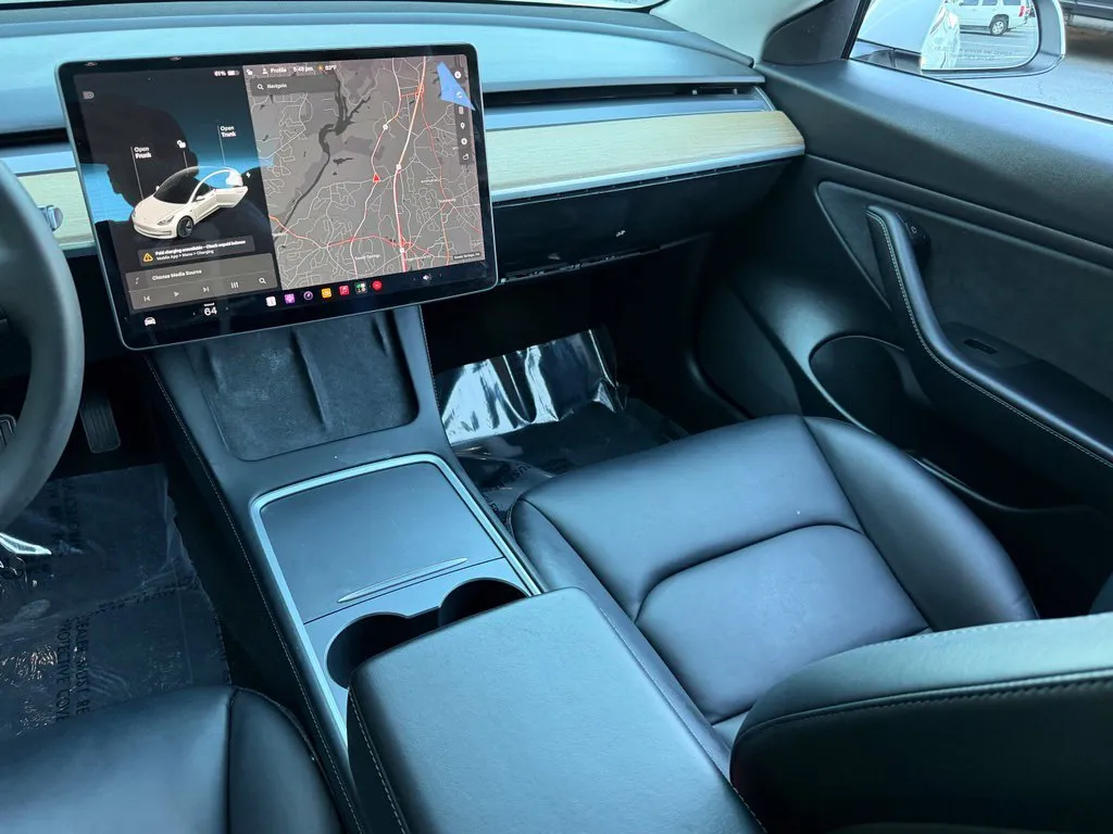 Tesla Model 3 photo 41