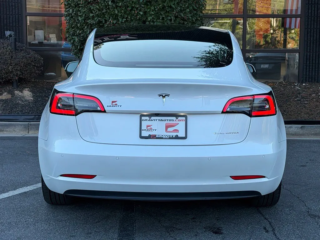 Tesla Model 3 photo 14