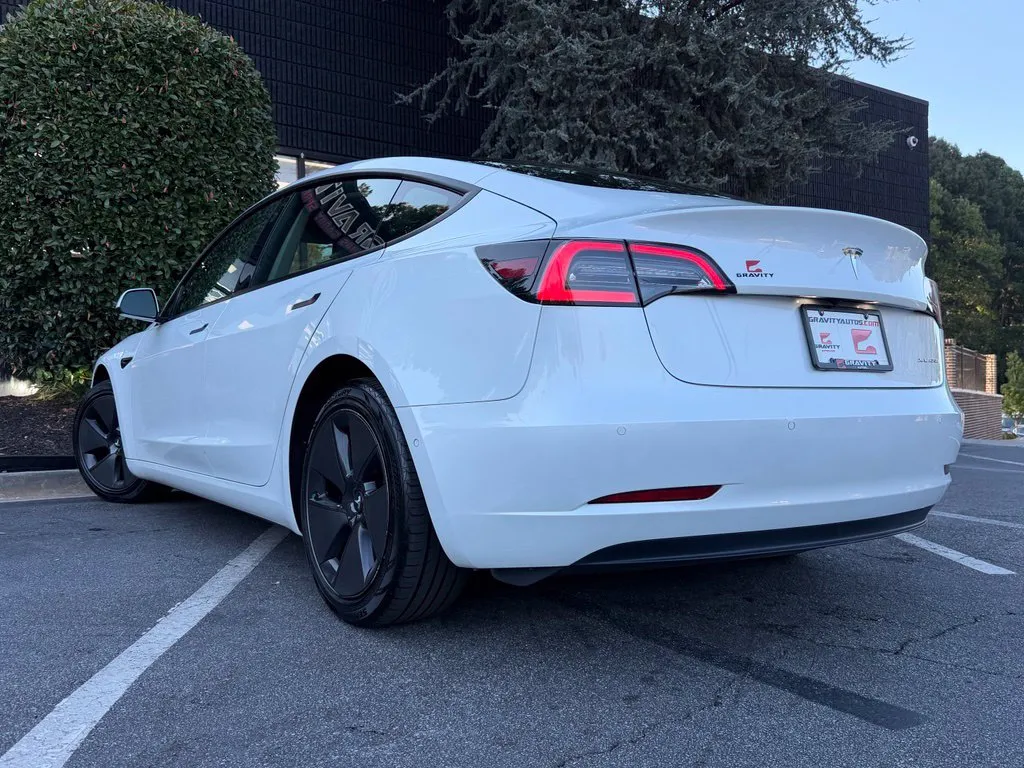 Tesla Model 3 photo 20