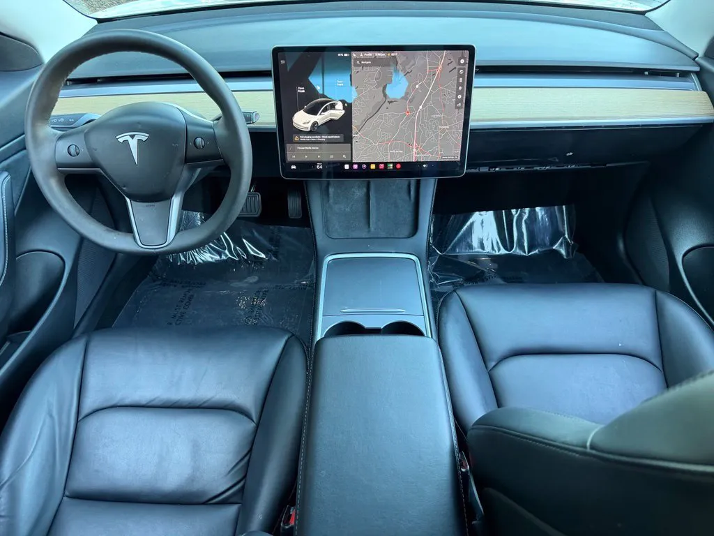 Tesla Model 3 photo 39