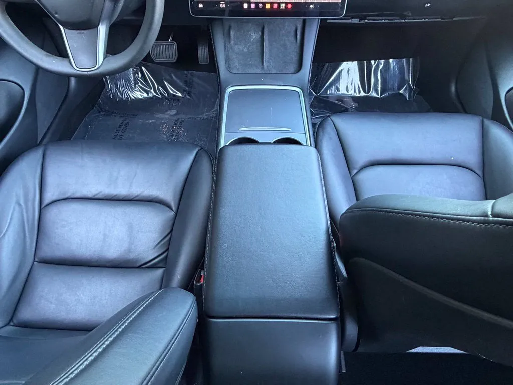 Tesla Model 3 photo 46