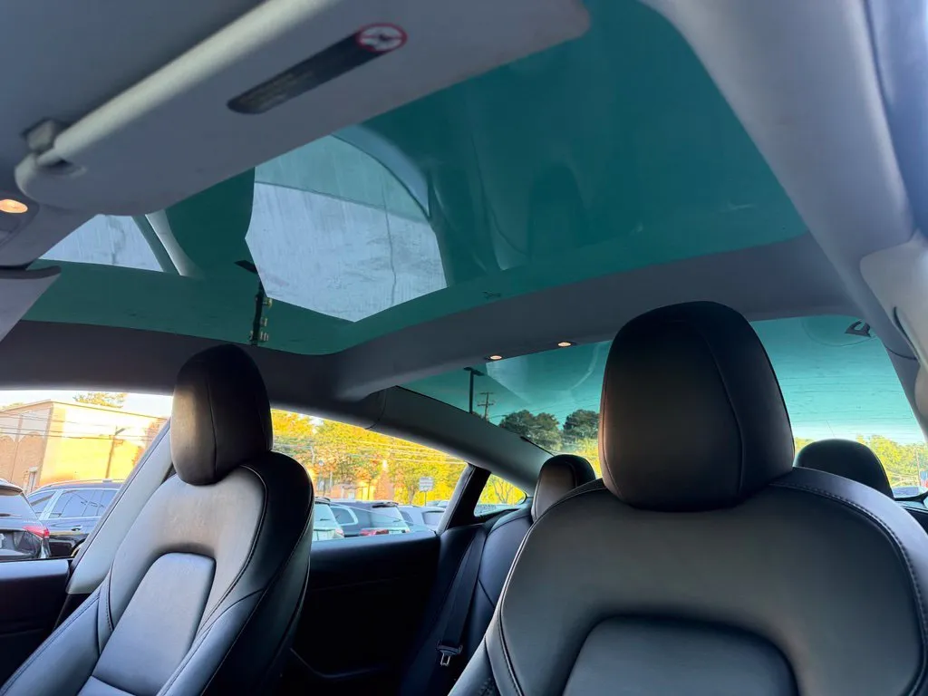 Tesla Model 3 photo 49