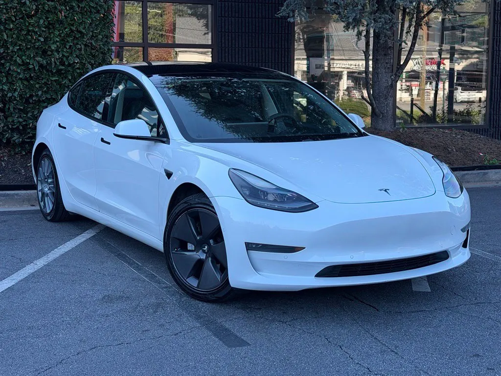 Tesla Model 3 photo 7