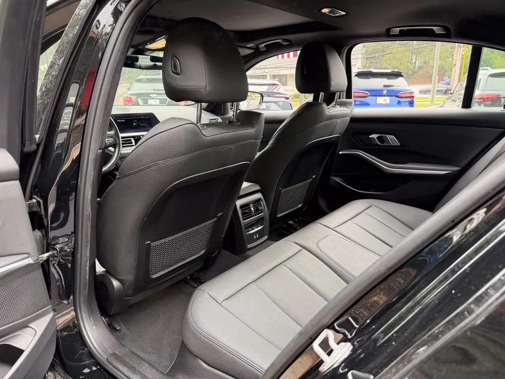 BMW 3 Series photo 29