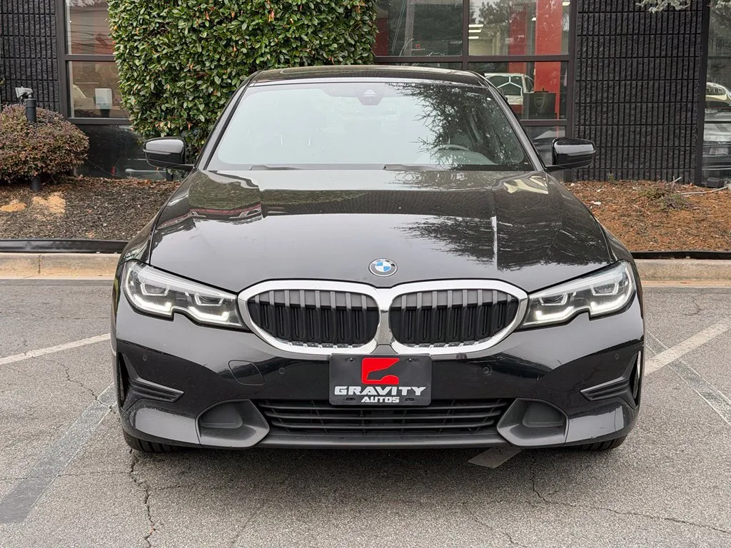 BMW 3 Series photo 3