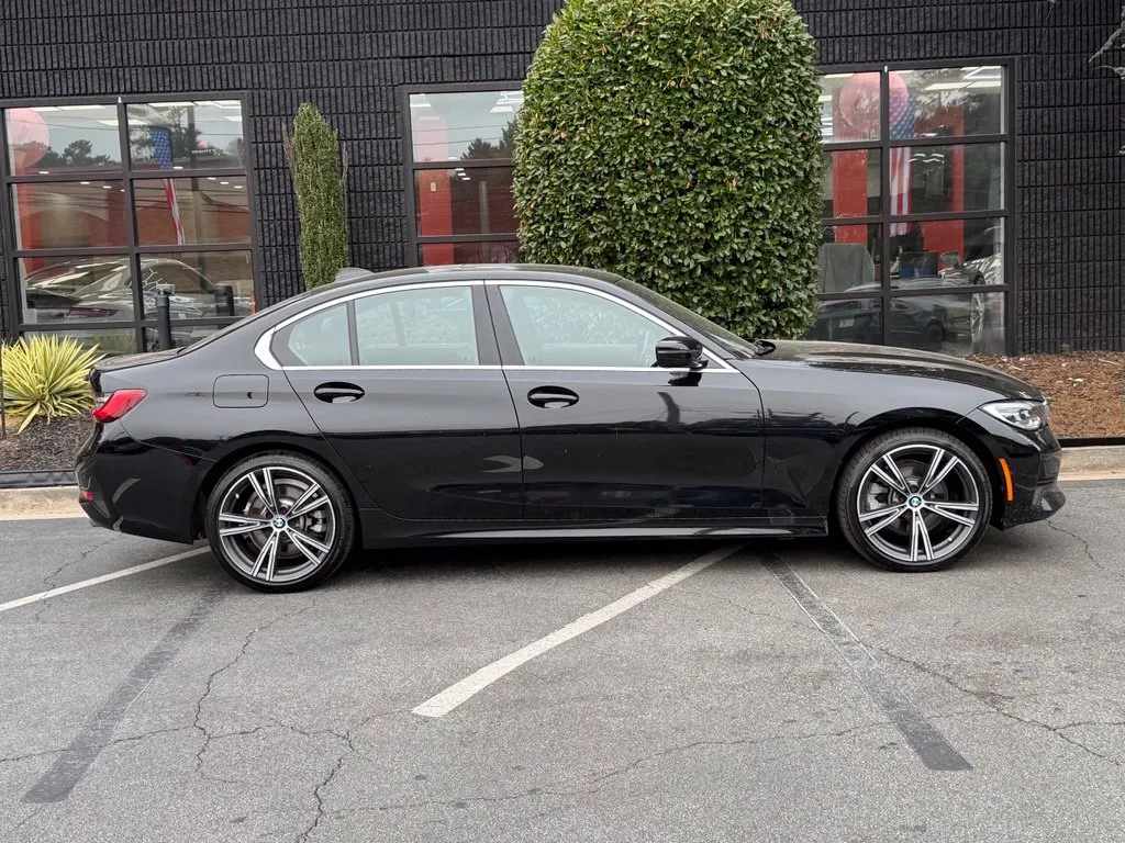 BMW 3 Series photo 19