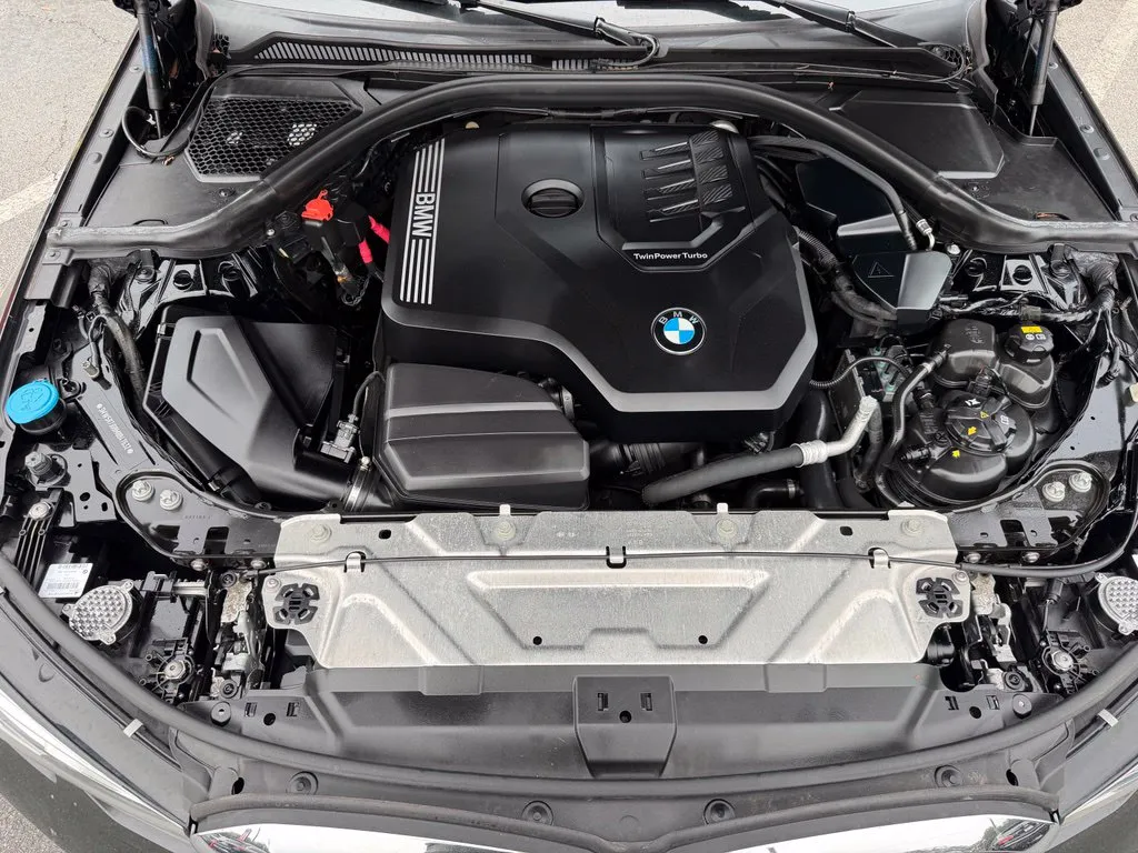 BMW 3 Series photo 6