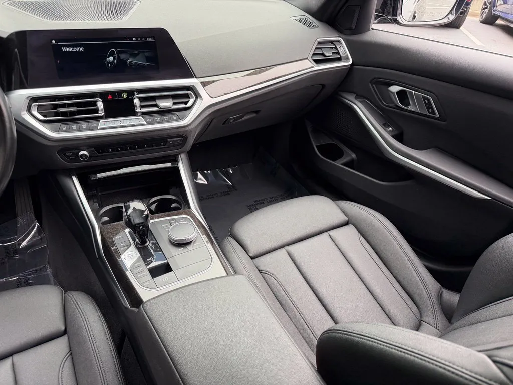 BMW 3 Series photo 41