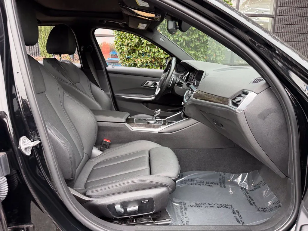 BMW 3 Series photo 32