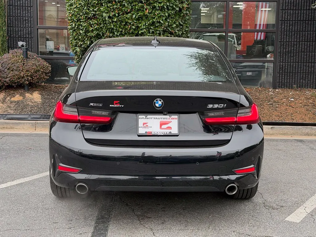 BMW 3 Series photo 14