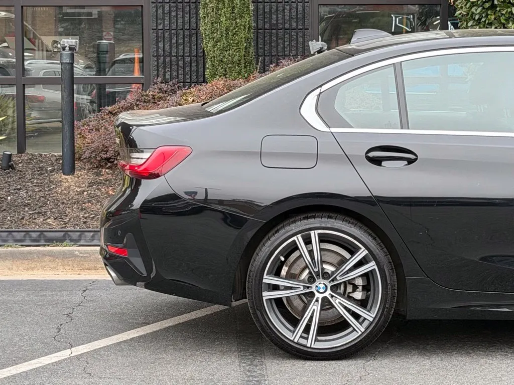 BMW 3 Series photo 20