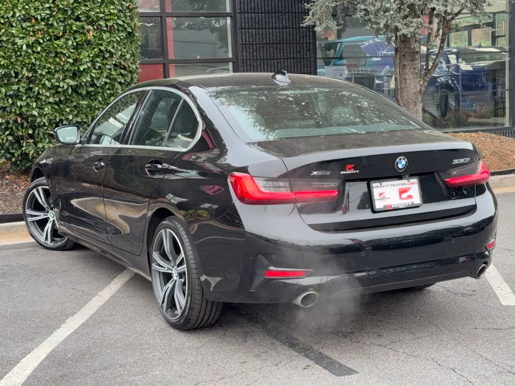 BMW 3 Series photo 17