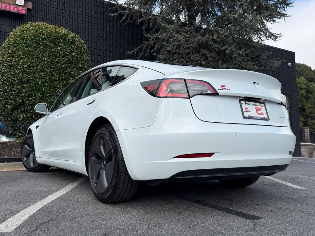 Tesla Model 3 photo 20