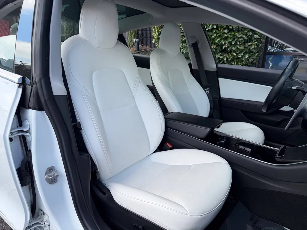 Tesla Model 3 photo 34