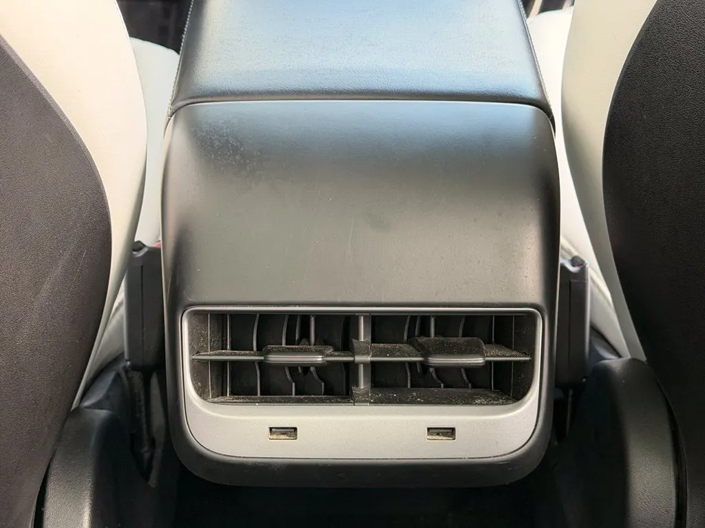 Tesla Model 3 photo 49