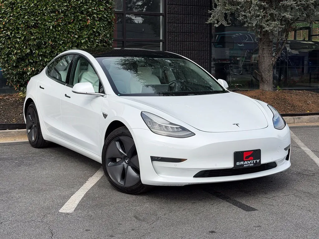 Tesla Model 3 photo 7