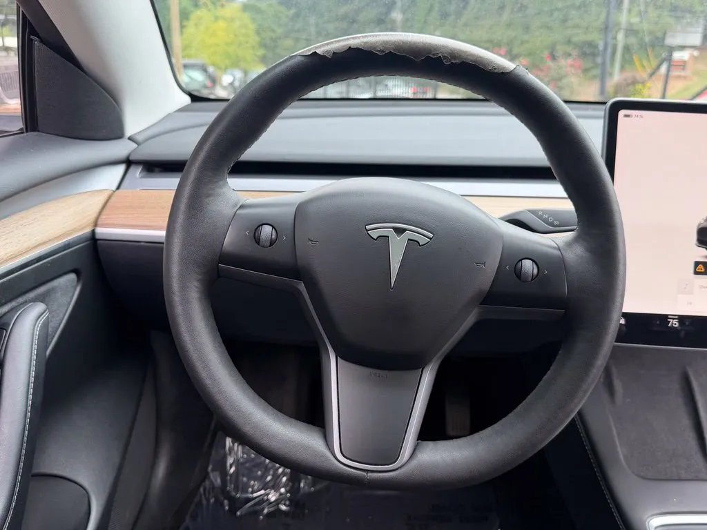 Tesla Model 3 photo 43