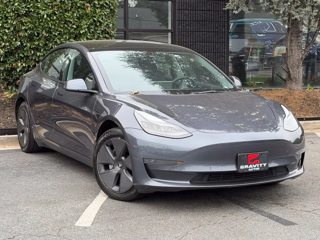 Tesla Model 3 photo 7
