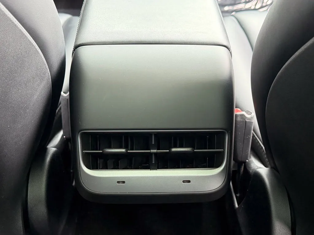 Tesla Model 3 photo 49