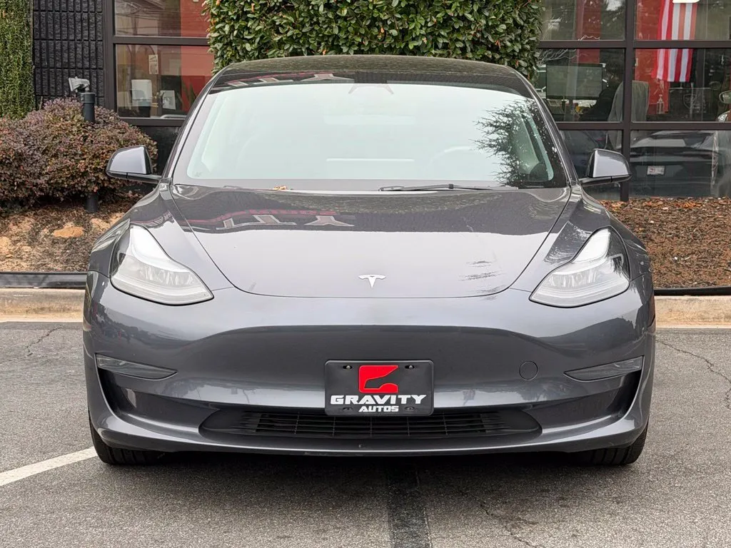 Tesla Model 3 photo 3