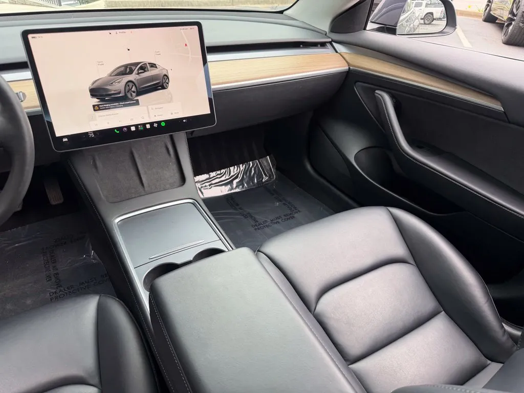 Tesla Model 3 photo 42