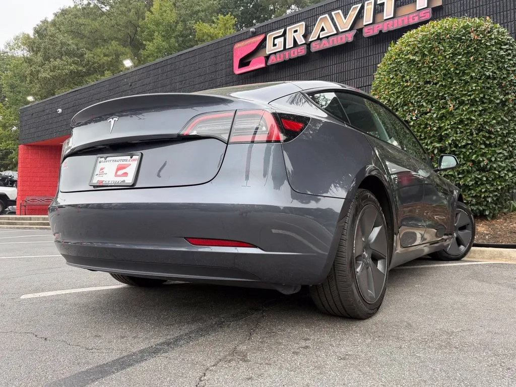 Tesla Model 3 photo 13