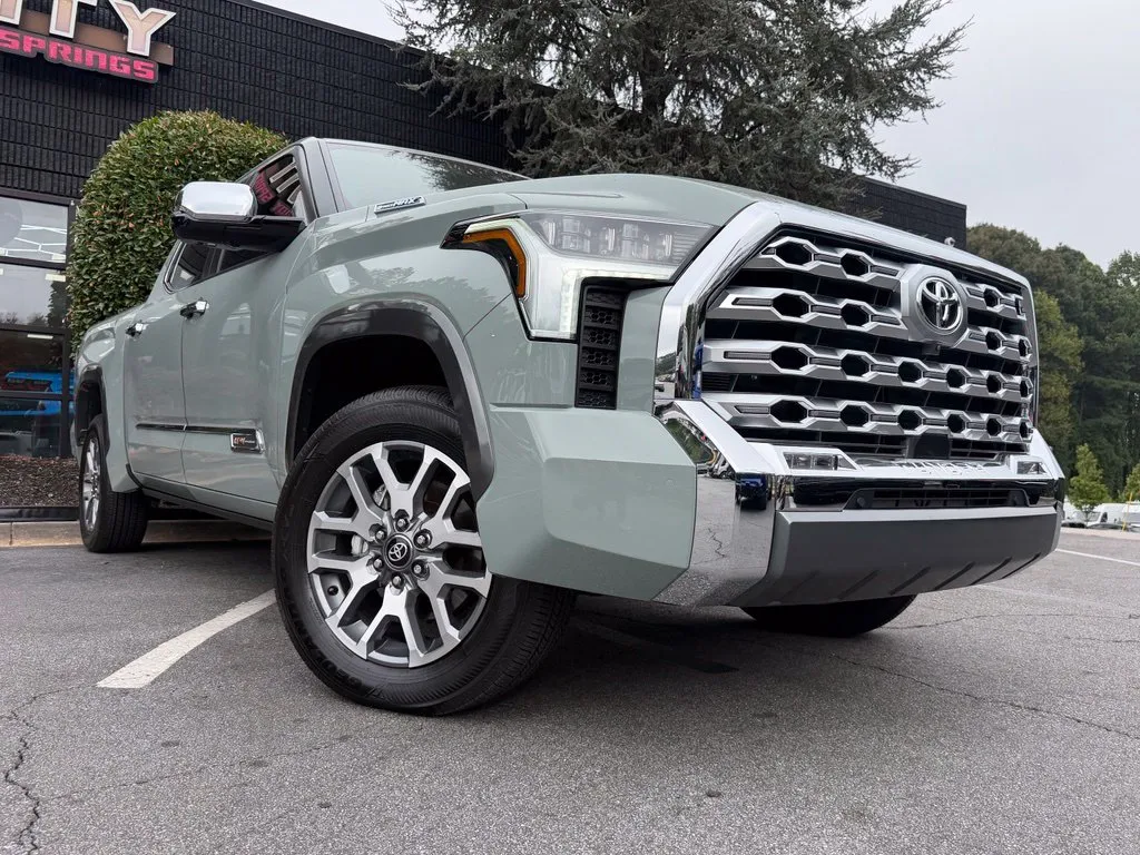 Toyota Tundra photo 8