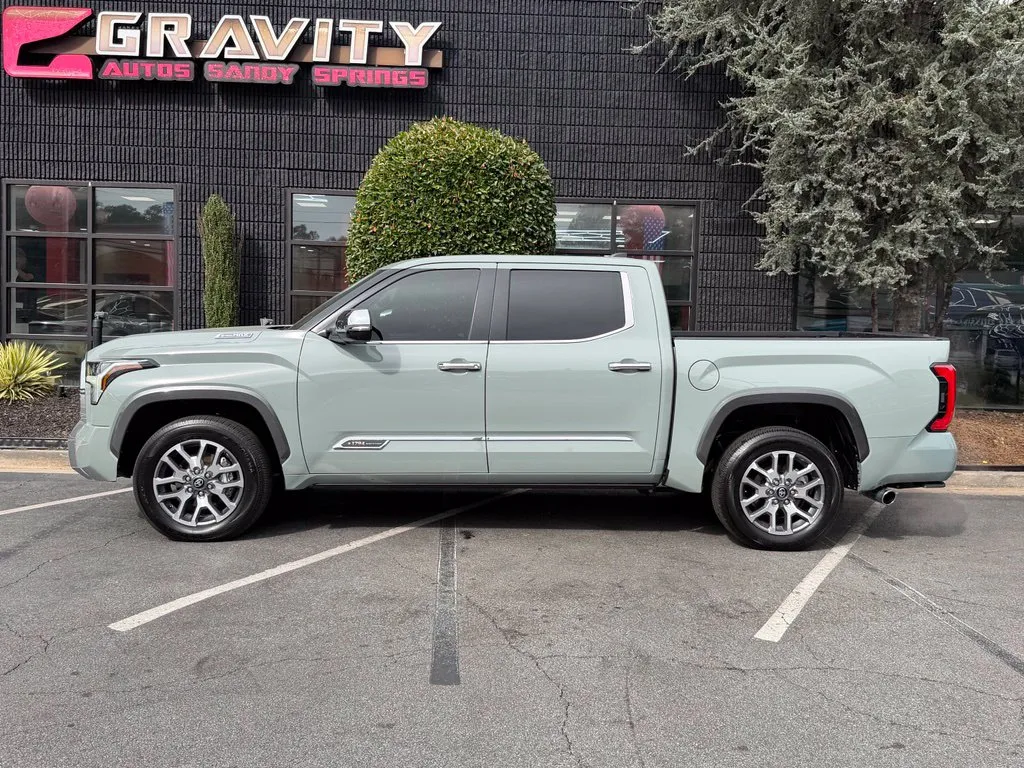 Toyota Tundra photo 9