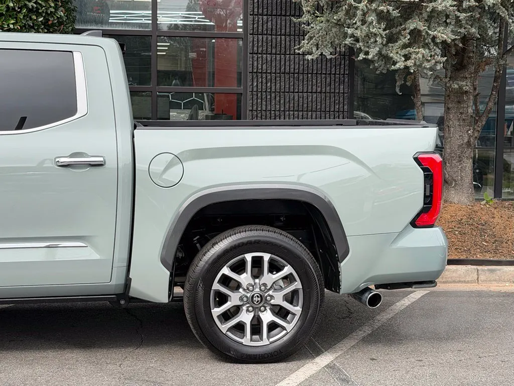 Toyota Tundra photo 11