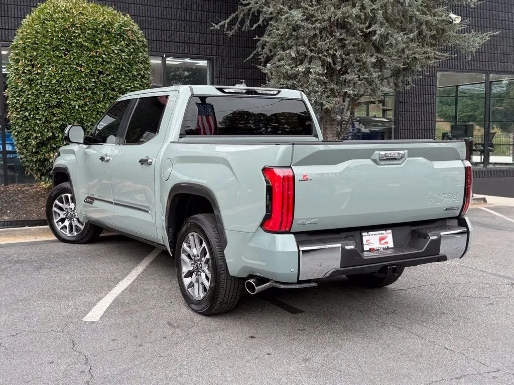Toyota Tundra photo 18