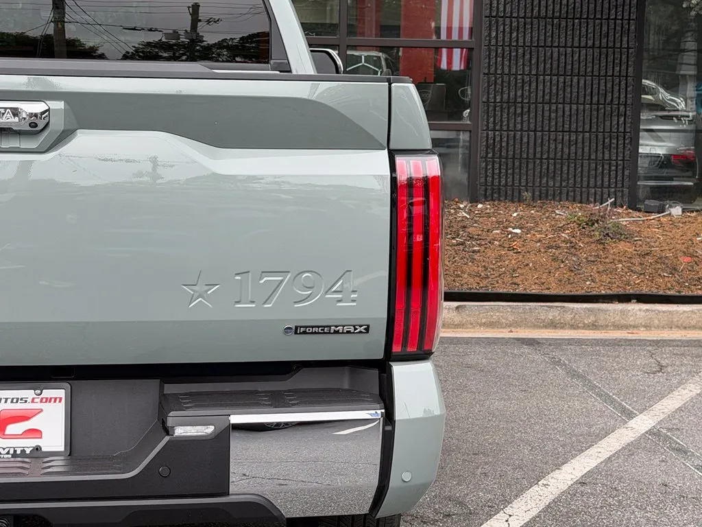 Toyota Tundra photo 16