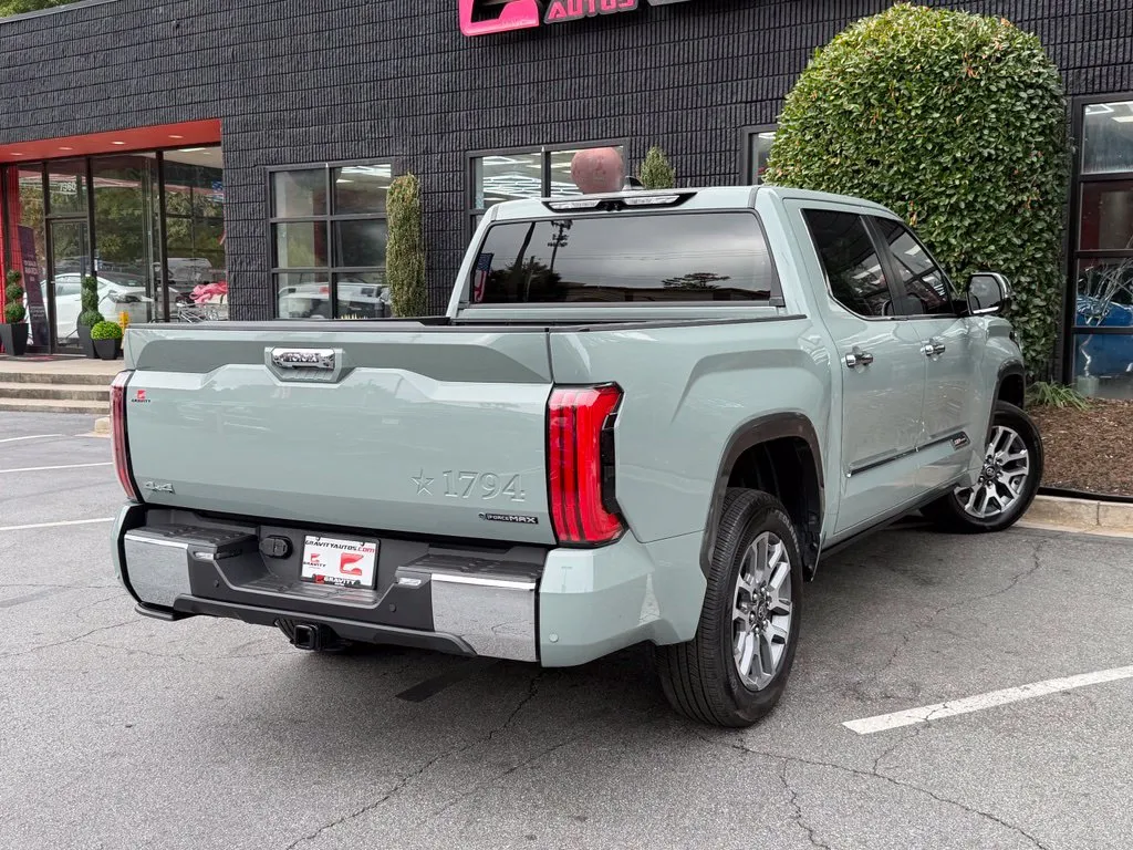 Toyota Tundra photo 12