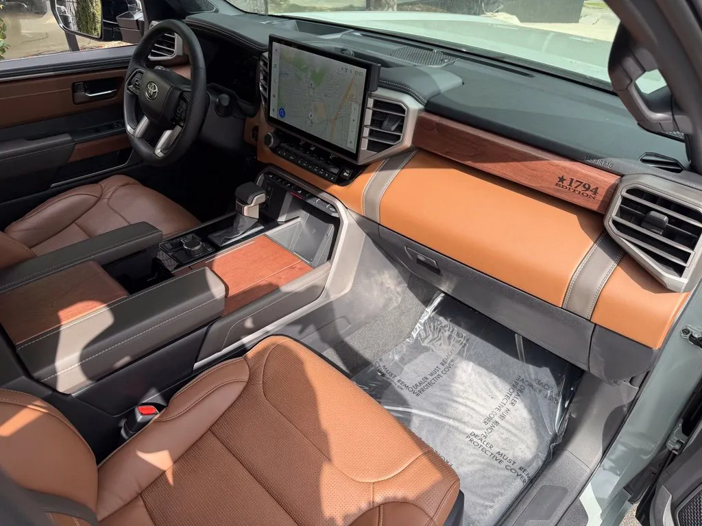 Toyota Tundra photo 32