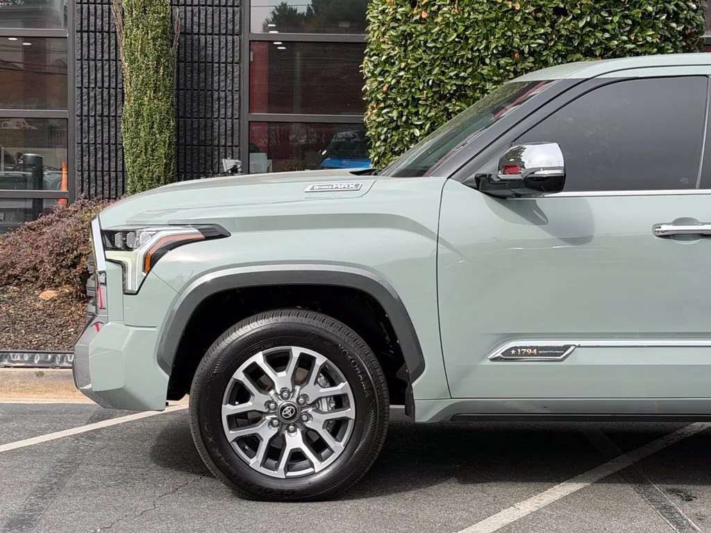 Toyota Tundra photo 10