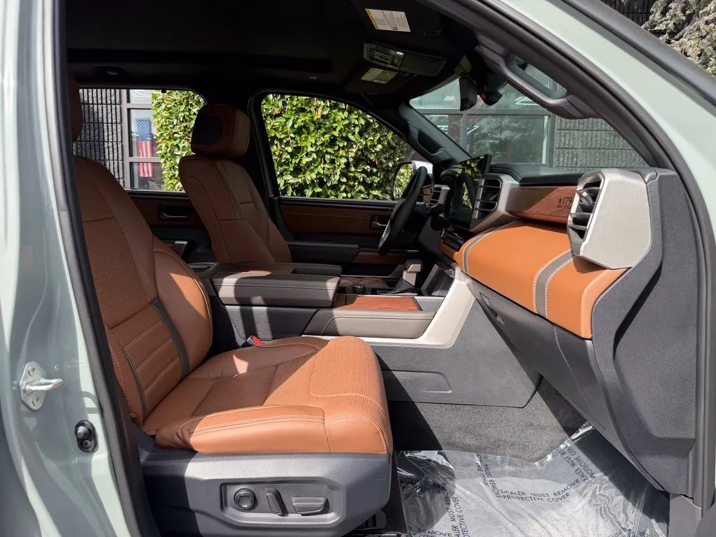 Toyota Tundra photo 33