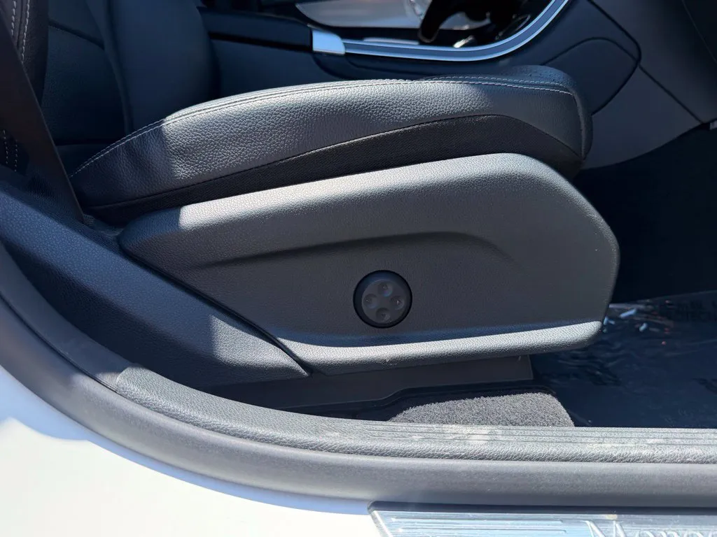 Mercedes-Benz GLC photo 35