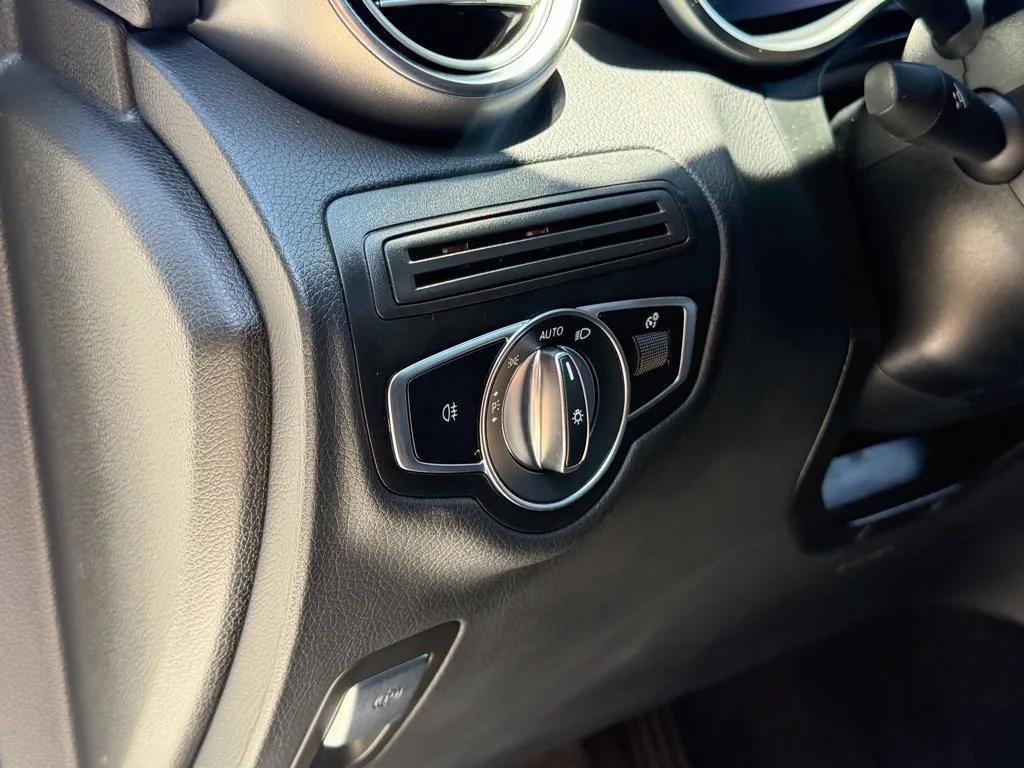 Mercedes-Benz GLC photo 27