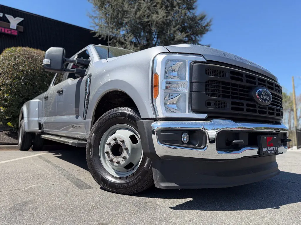 Ford F350SD photo 8
