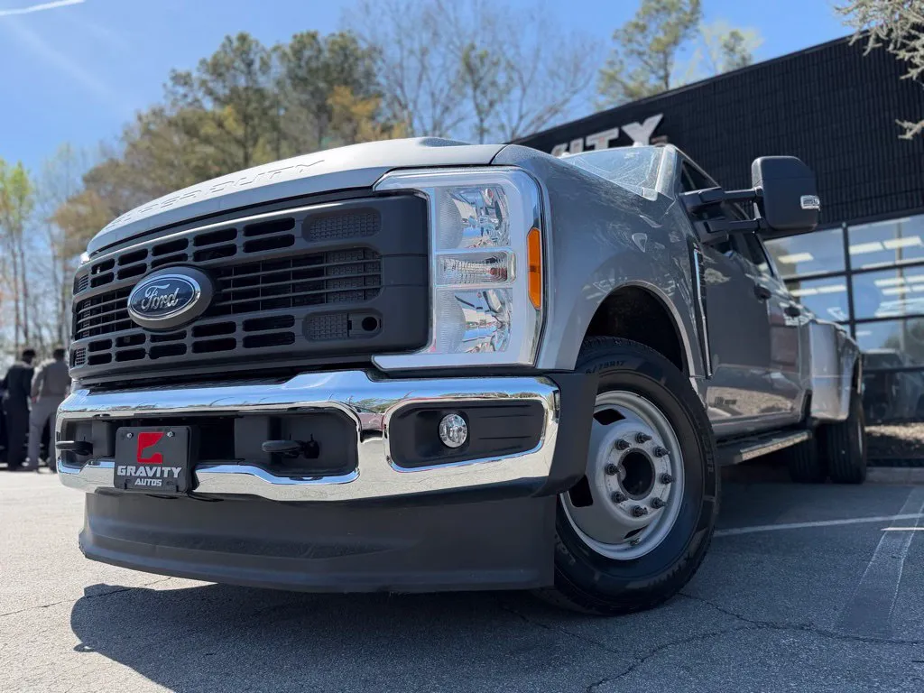 Ford F350SD photo 2