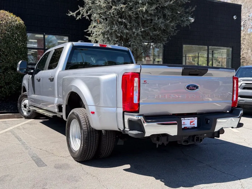 Ford F350SD photo 18