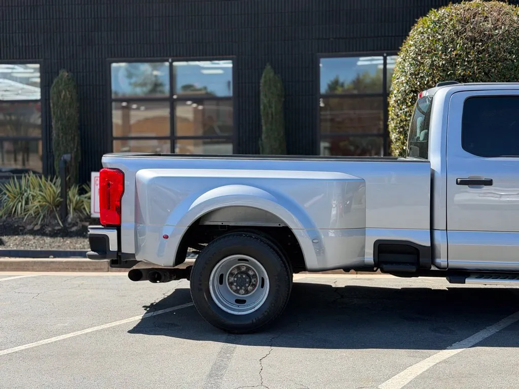 Ford F350SD photo 21