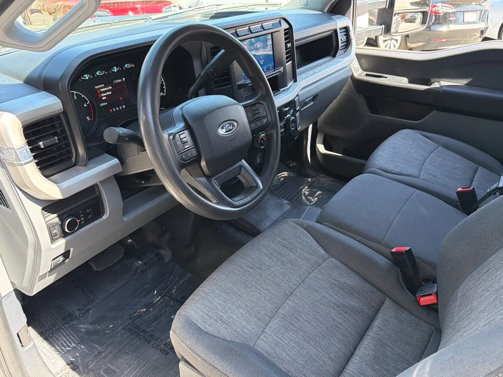 Ford F350SD photo 23