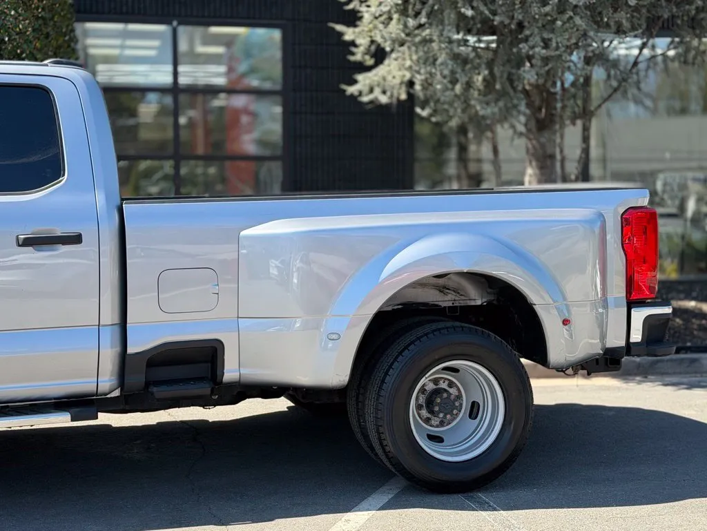 Ford F350SD photo 11
