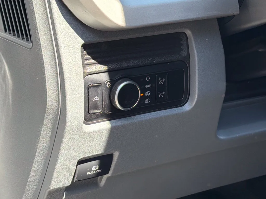 Ford F350SD photo 27