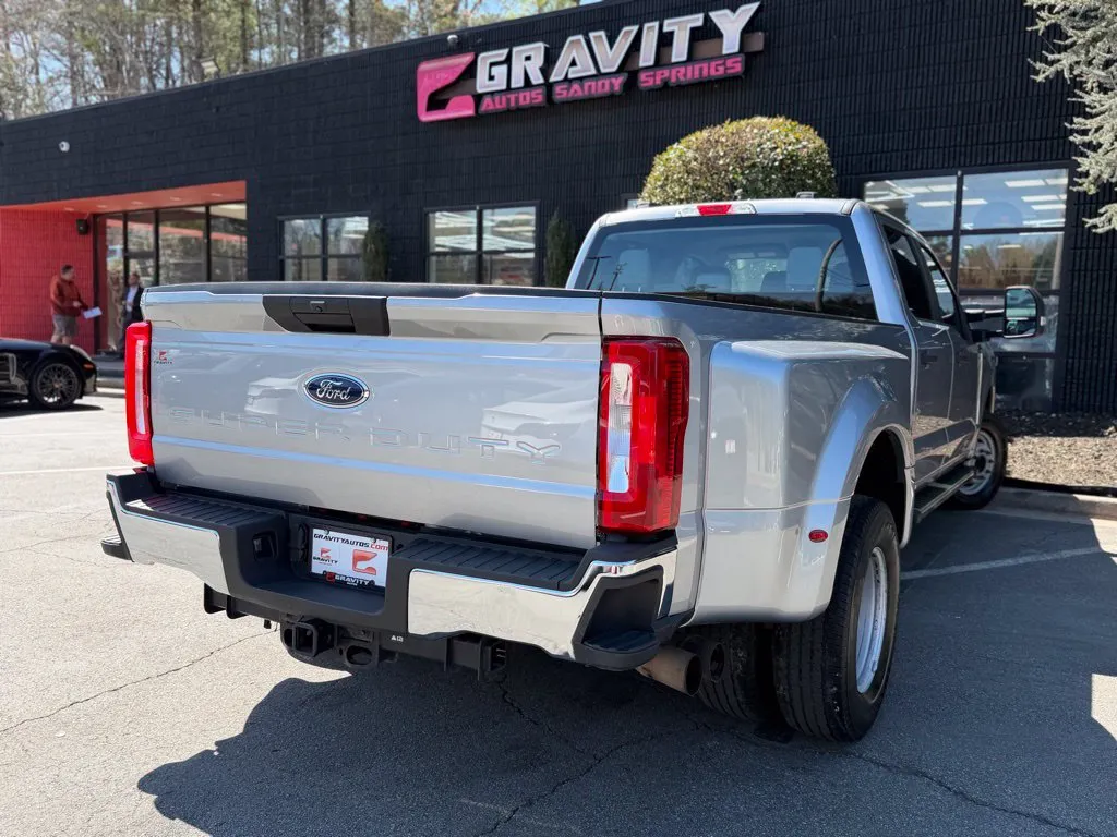 Ford F350SD photo 12