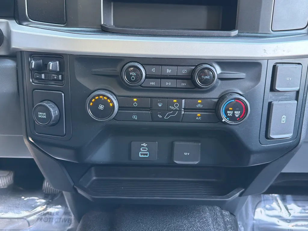 Ford F350SD photo 46