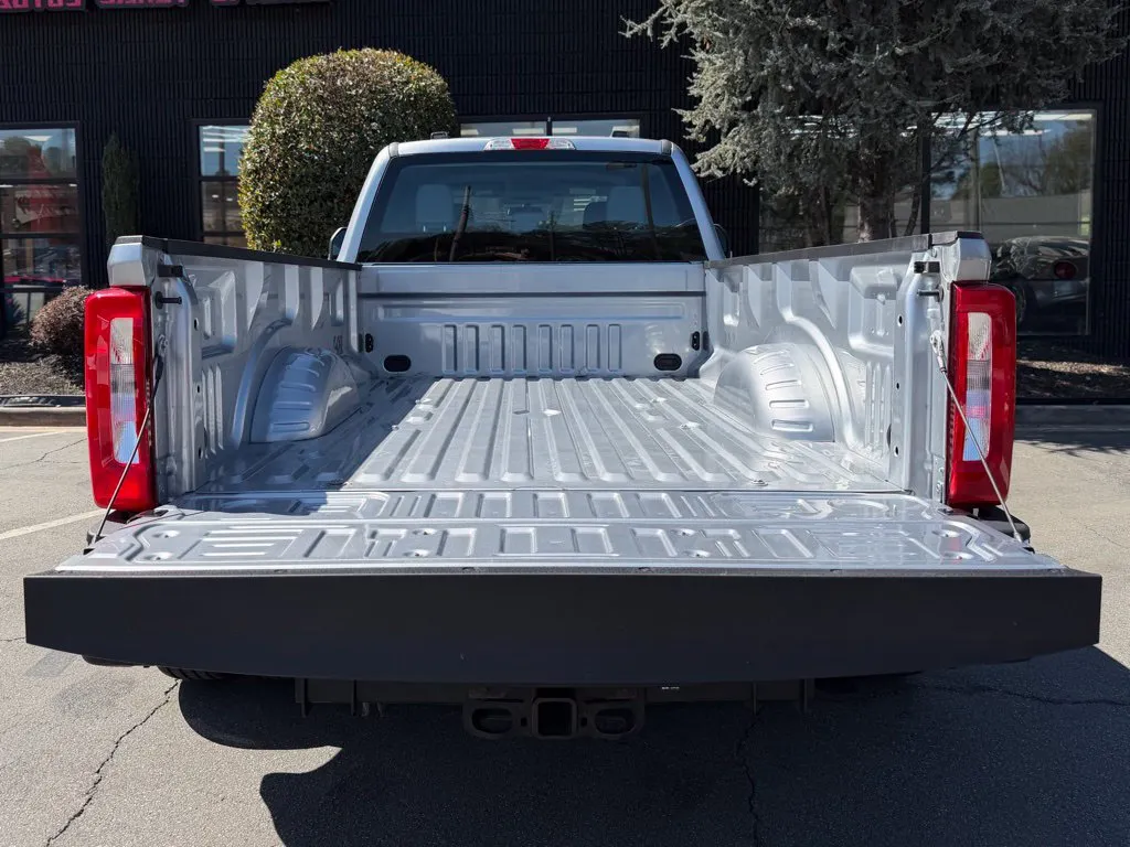 Ford F350SD photo 17