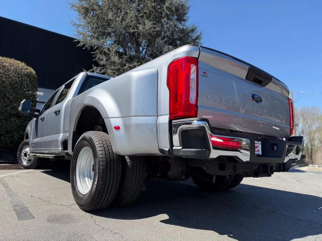 Ford F350SD photo 19