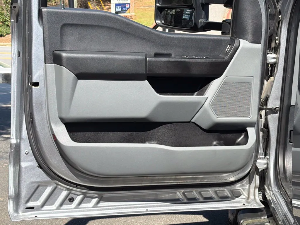 Ford F350SD photo 28