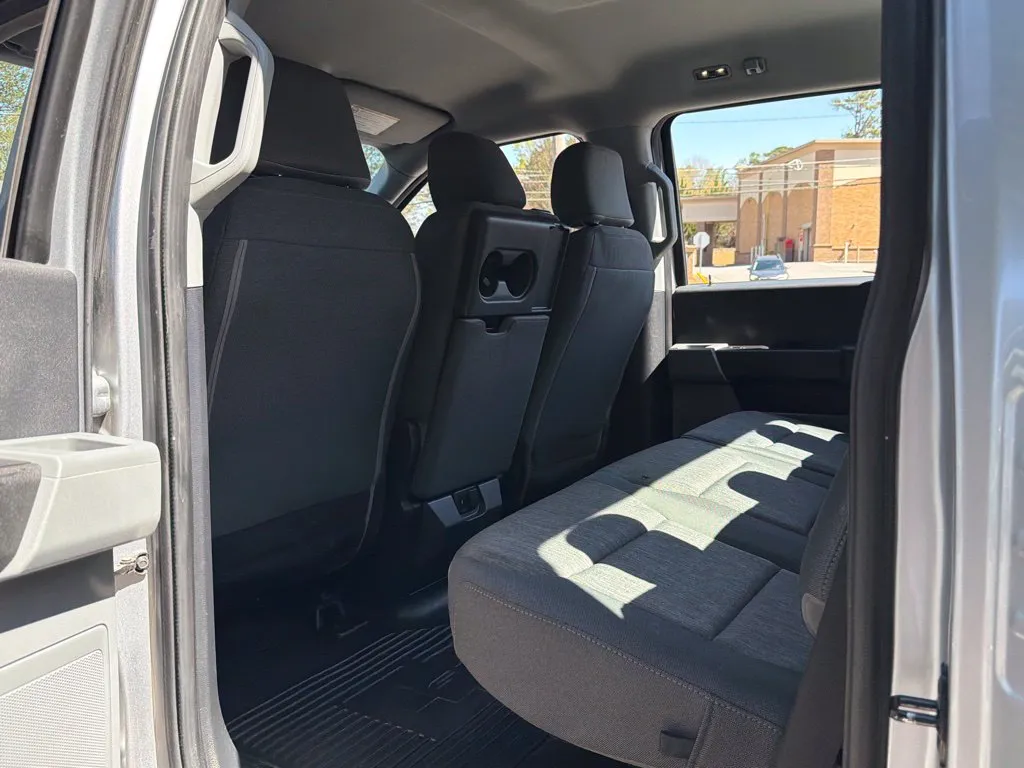 Ford F350SD photo 30